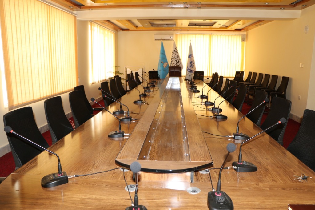 کنفرانس‌های علمی نامزدان بست کادری دیپارتمنت زبان و ادبیات دری پوهنتون کندز برگزار شد!